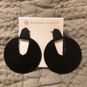 NWT Kendra Scott Diane Earrings